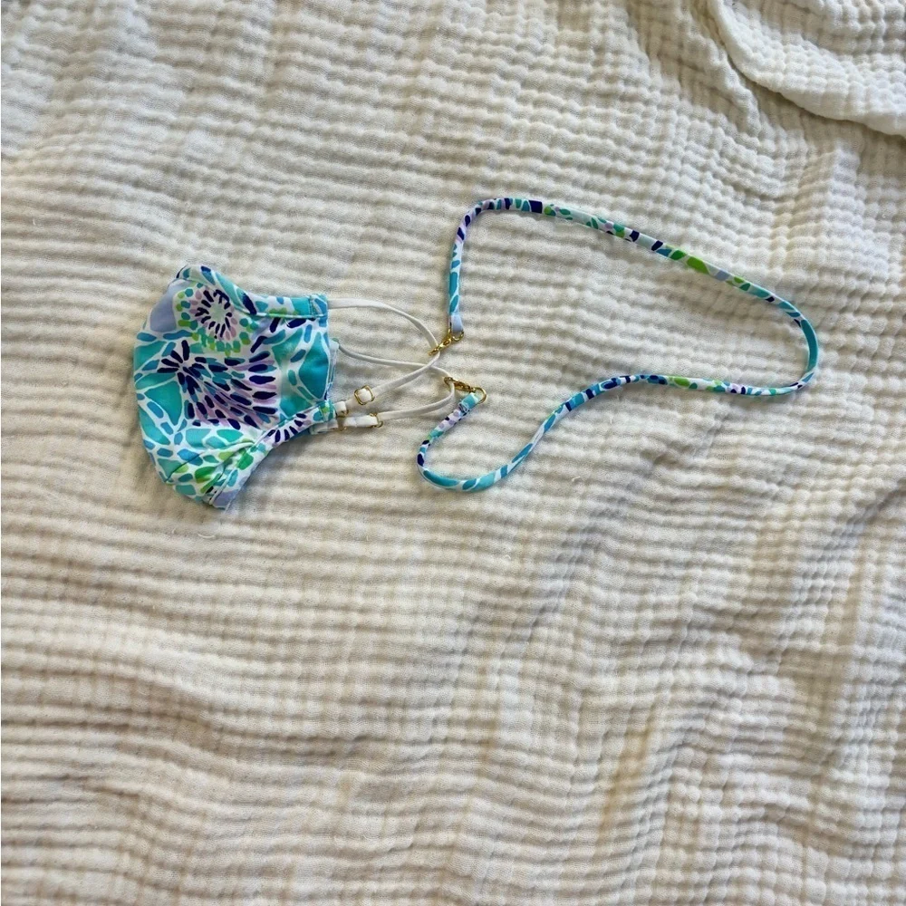 Lilly Pulitzer mask and lanyard